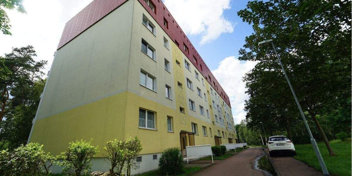  * Dachgeschosswohnung mit EBK, Balkon und Stellplatz * ab 01.02.26 2 zimmer