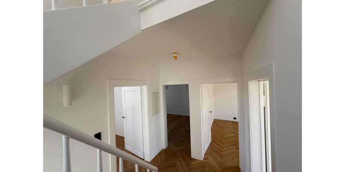 Mehrfamilienhaus oder für 1 Familie: Stilaltbau-Villa komplett-saniert mit Garten, Hof und Stall - Einfamilienhaus Pfungstadt | Angebot:26348399