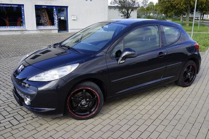 Peugeot 207 144.300 km 2.299 &euro; Bitterfeld 06749