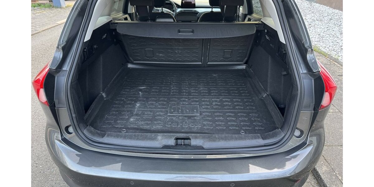 Ford Focus EcoBlue.Nav.Temp.SHZ.Serv-Neu.EU6 GARANTIE.1 35.000 km 15.000 &euro; Erftstadt 50374