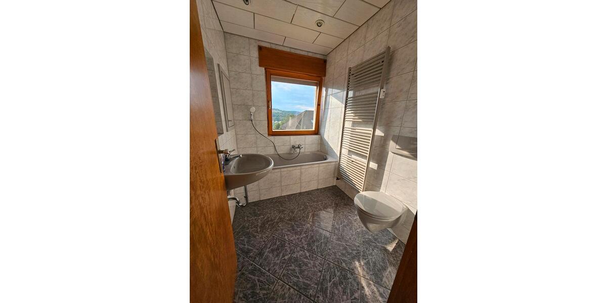 Etagenwohnung Hohenroda - 3 Zimmer, 85 m&sup2;, 650&euro; | Angebot:23864138