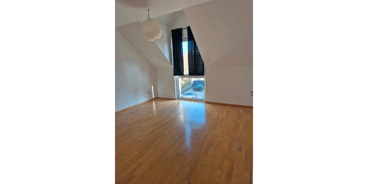 Doppelhaushälfte Kaiserslautern Bahnheim - 7 Zimmer, 220 m&sup2;, 2.250&euro; | Angebot:26170787