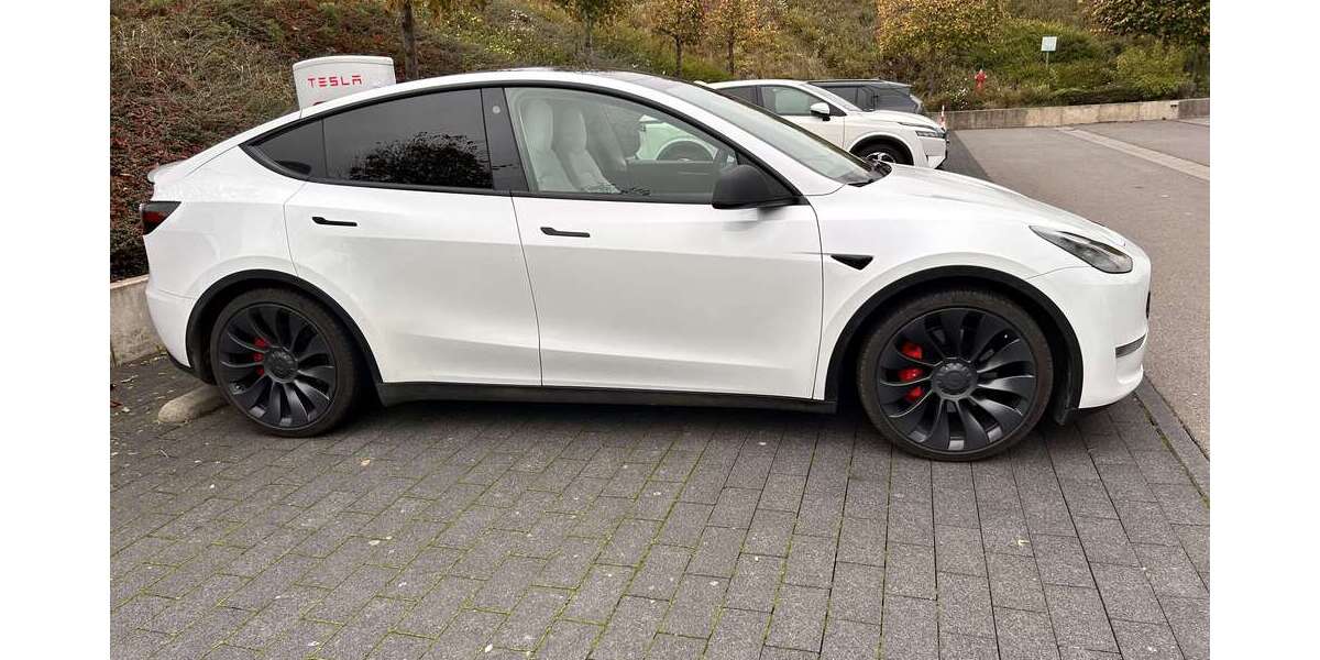 Tesla Model Y 72.000 km 38.900 &euro; Perl-Nennig 66706