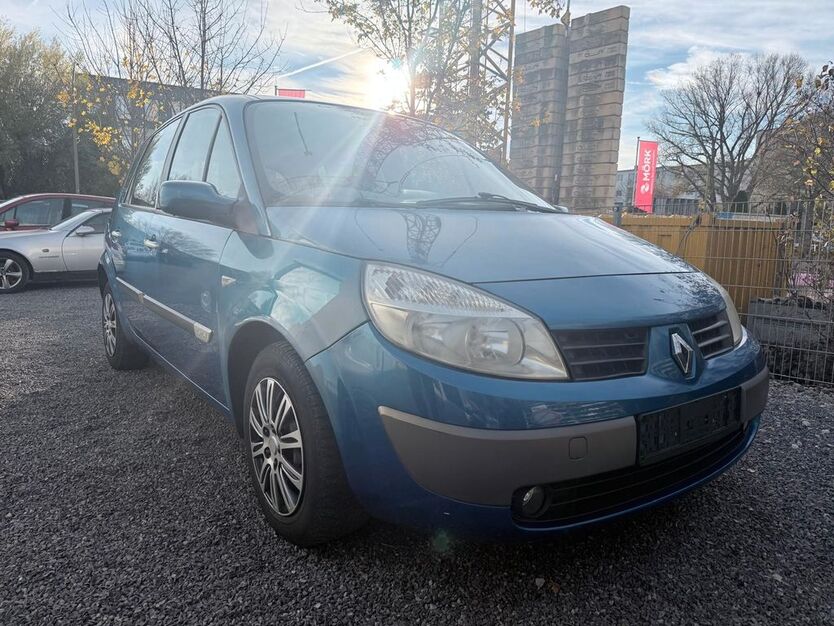 Renault Scenic 137.300 km 1.990 € Korntal-Münchingen 70825
