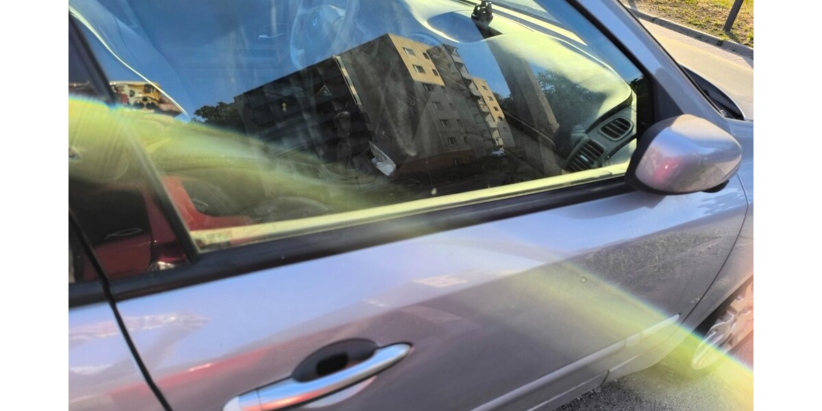 Renault Laguna 172.350 km 1.600 € Berlin 10178