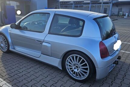 Renault Clio 98.900 km 42.800 &euro; bielefeld 33649