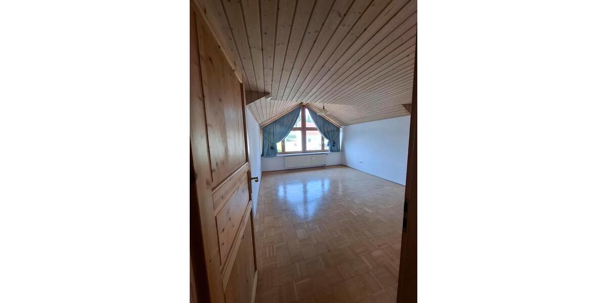 Dachgeschoßwohnung Erbendorf Pfaben - 3 Zimmer, 85 m&sup2;, 900&euro; | Angebot:26525645