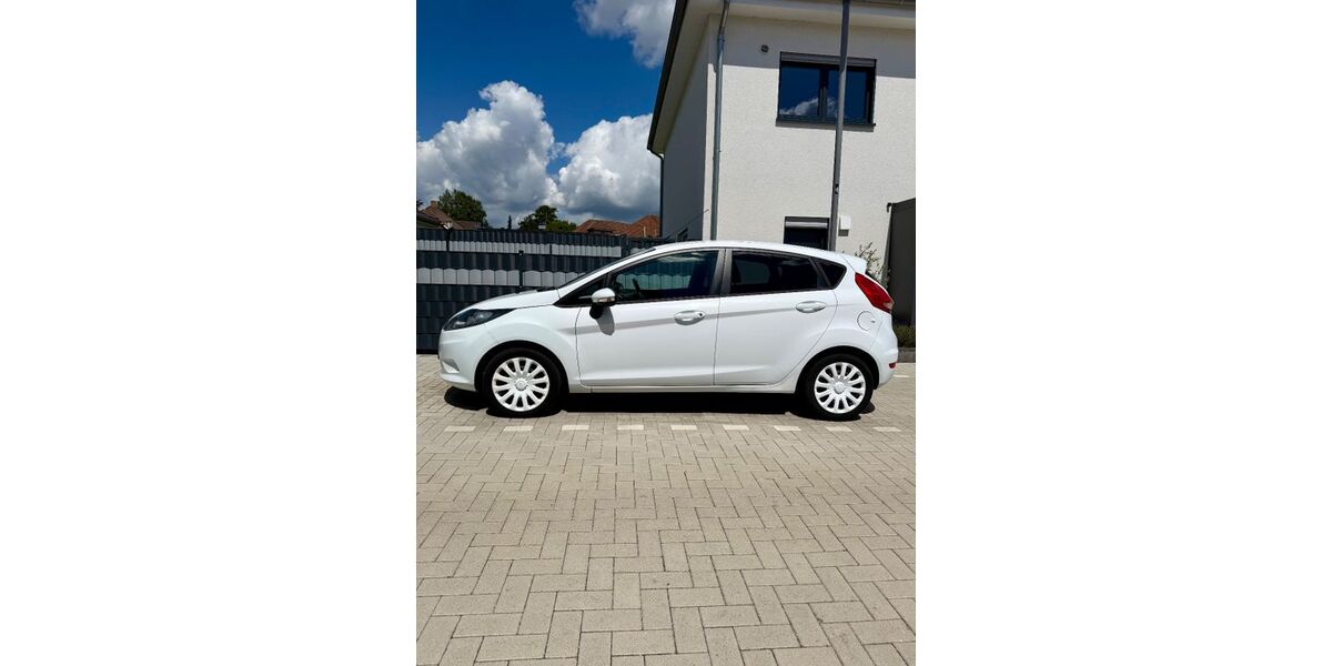 Ford Fiesta 142.649 km 4.000 &euro; Straelen 47638