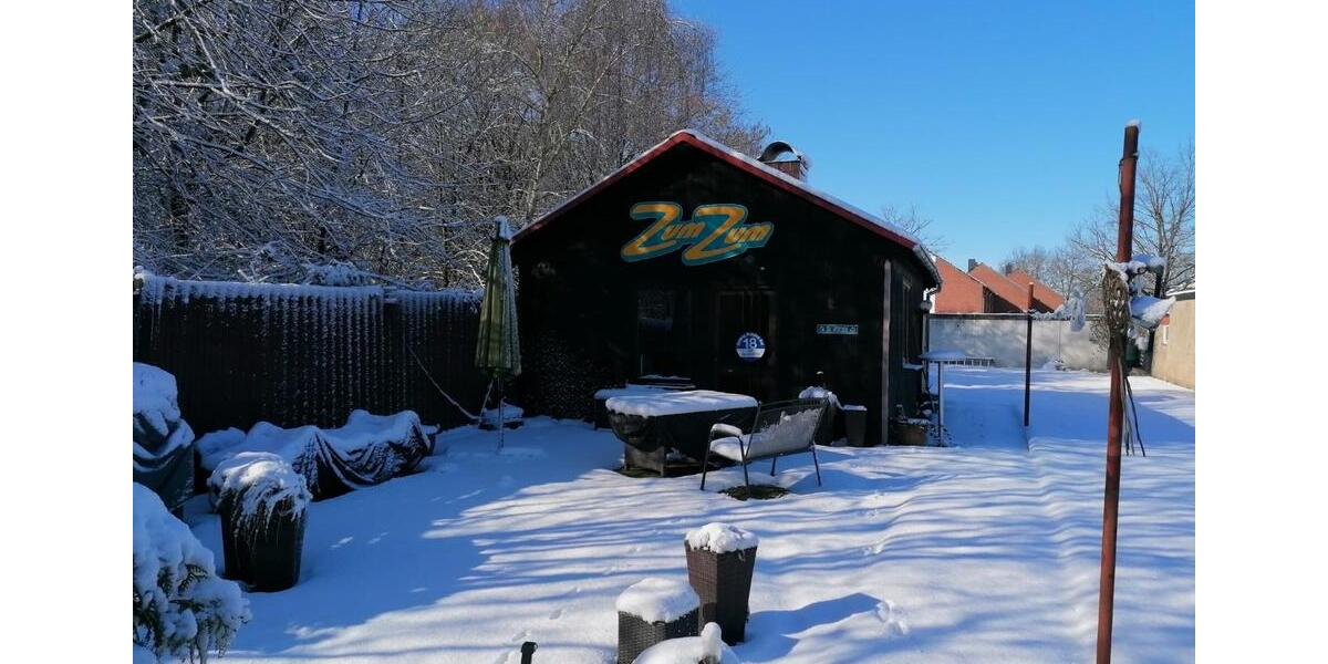 Zweifamilienhaus + Einliegerwohnung auf großem Grundstück – ruhig 11 zimmer