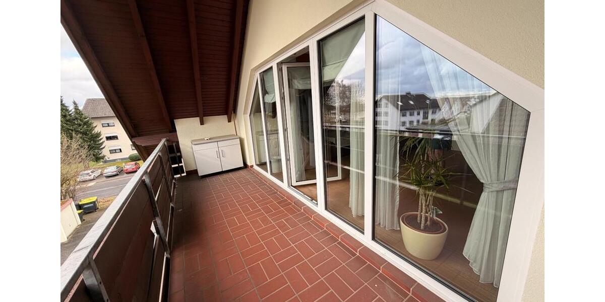 Dachgeschoßwohnung Petersberg - 3 Zimmer, 76 m&sup2;, 229.000&euro; | Angebot:25944122