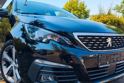 Peugeot 308 124.300 km 8.999 &euro; Mühlheim am Main 63165