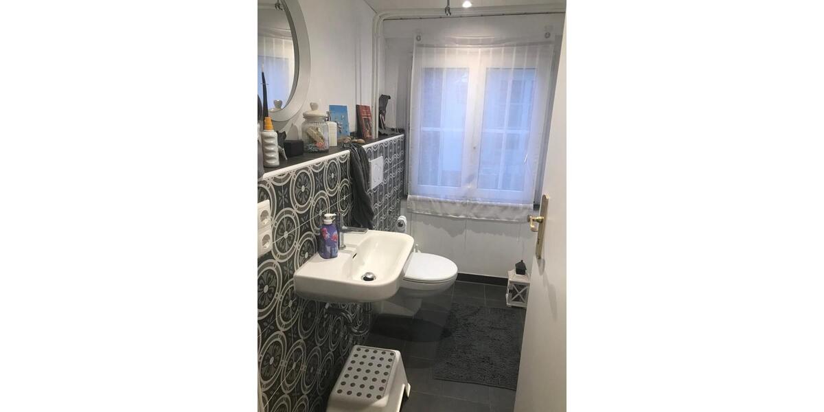 Idyllisches EFH mit großem Garten und Pool (Kauf möglich) 7 zimmer