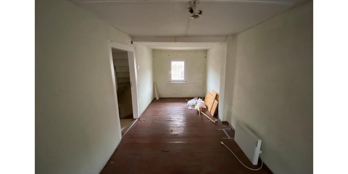 Einfamilienhaus Frohburg - 6 Zimmer, 110 m&sup2;, 49.000&euro; | Angebot:27084789