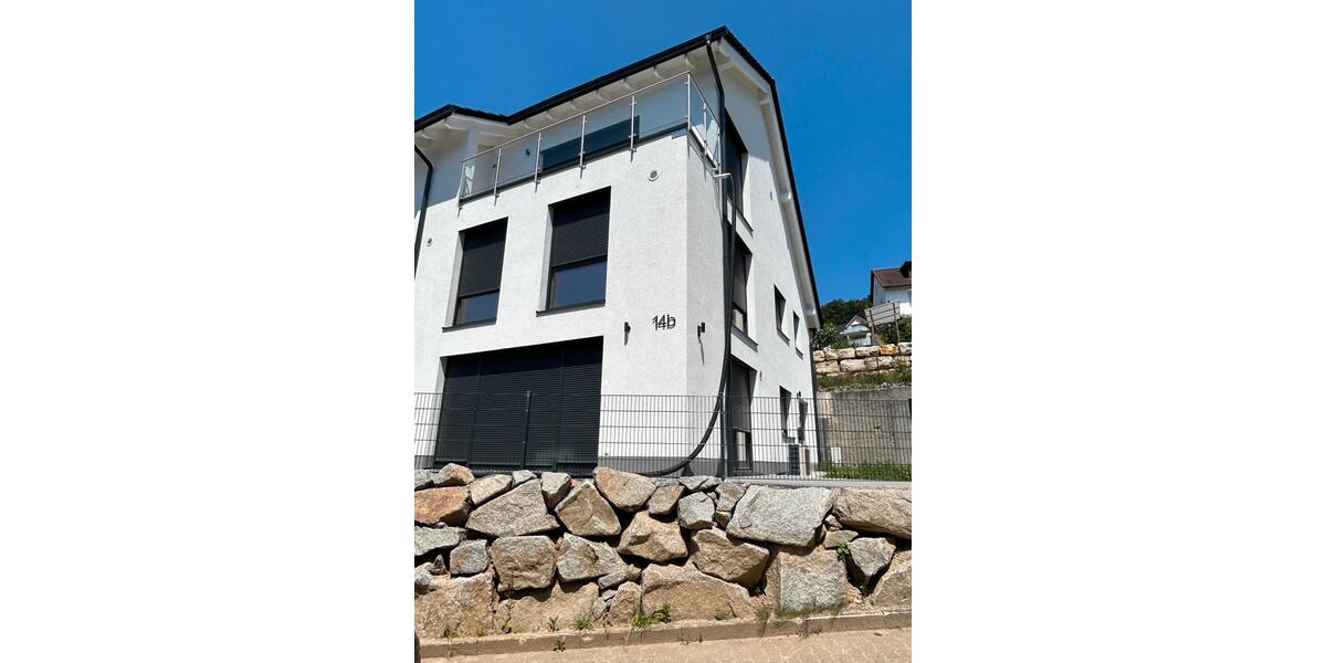 Moderne Doppelhaushälfte: Wohnen und Arbeiten mitten im Grünen 5 zimmer