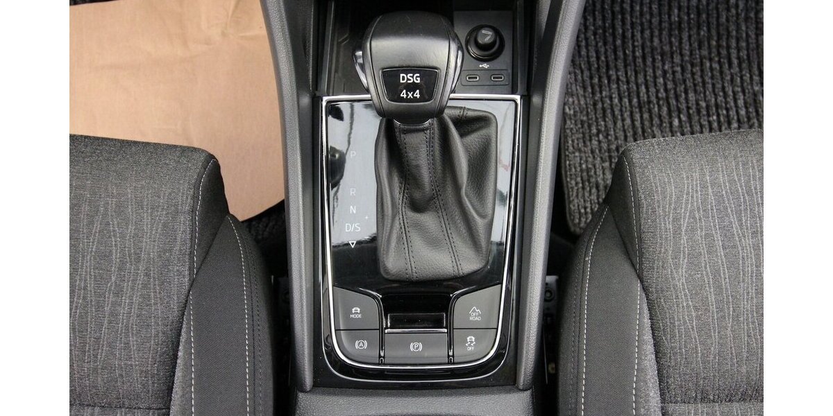 Skoda Karoq 2.0 TDI 7-DSG 4x4 Style LED+NAVI+KAMERA 172.628 km 17.000 &euro; Hagenow 19230