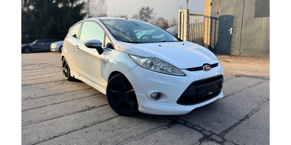 Ford Fiesta 158.226 km 2.555 &euro; Döbeln 04720