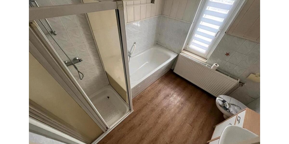 Einfamilienhaus Arnstein - 6 Zimmer, 132 m&sup2;, 65.000&euro; | Angebot:27131238
