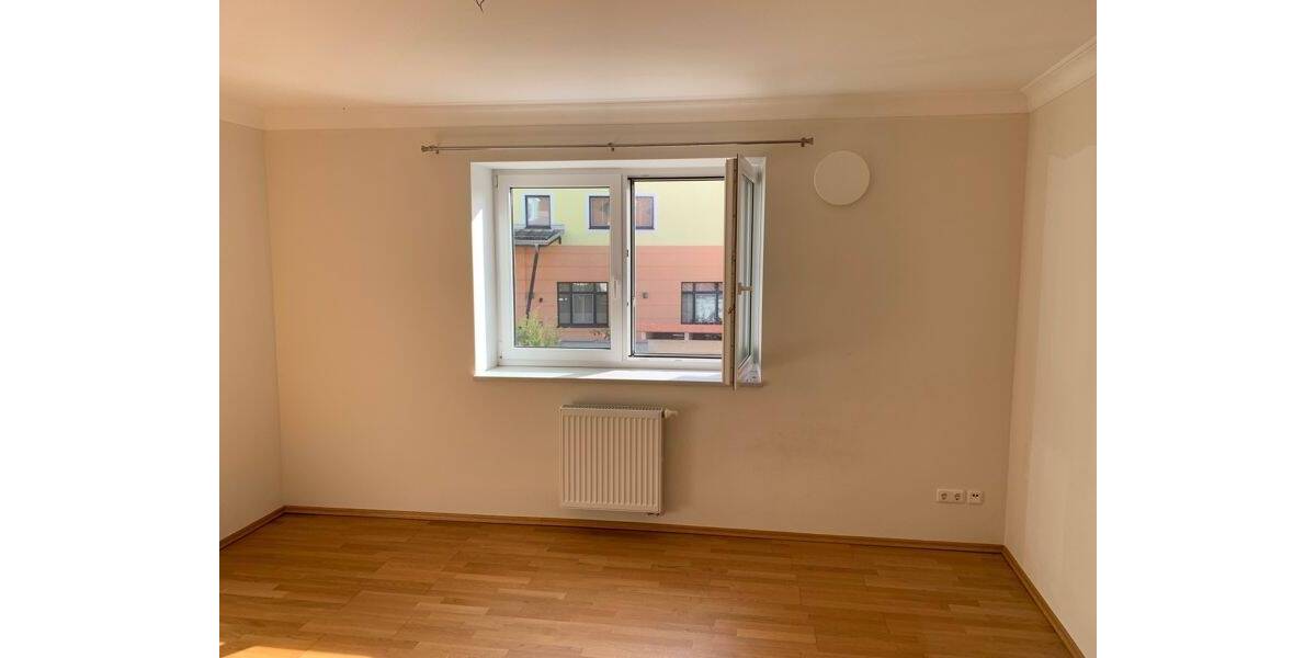 Etagenwohnung Nittenau - 3 Zimmer, 87 m&sup2;, 765&euro; | Angebot:23972871