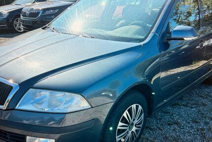 Skoda Octavia 177.000 km 2.600 &euro; Langquaid OT Niederleierndorf 84085