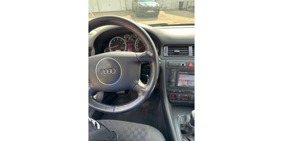 Audi A6 280.000 km 4.999 &euro; Rödinghausen 32289