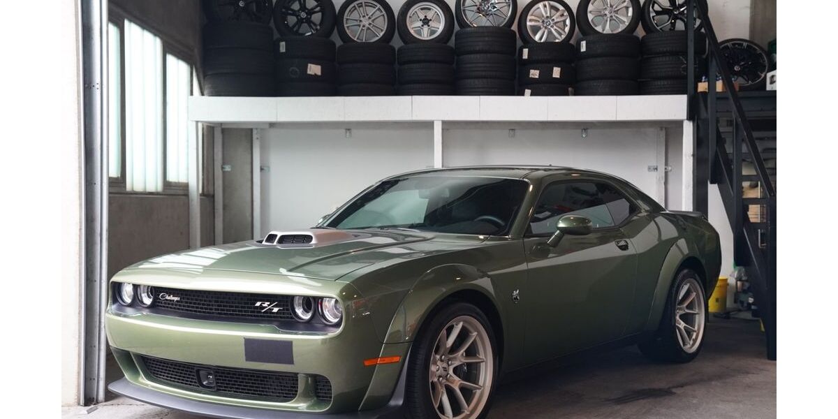 Dodge Challenger 4.704 km 59.990 &euro; Niederkassel 53859