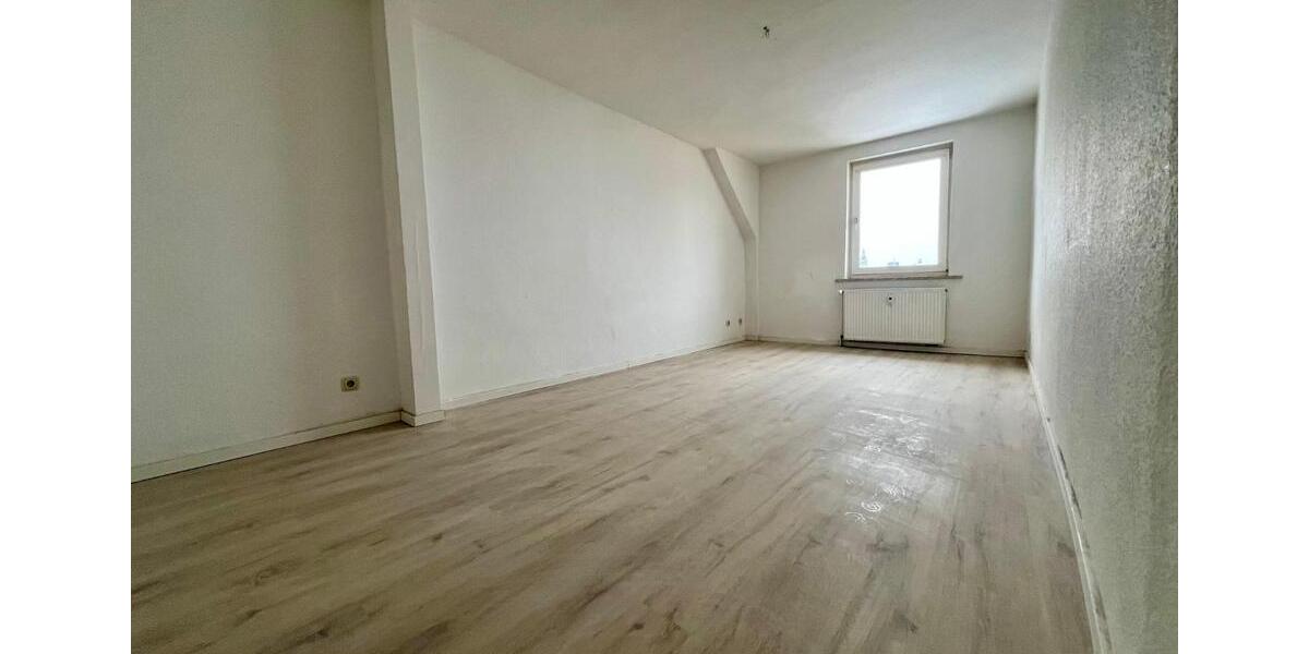 Dachgeschoßwohnung Dessau-Roßlau Roßlau - 3 Zimmer, 75 m&sup2;, 638&euro; | Angebot:25714355