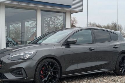 Ford Focus 97.980 km 22.990 &euro; Tarp 24963