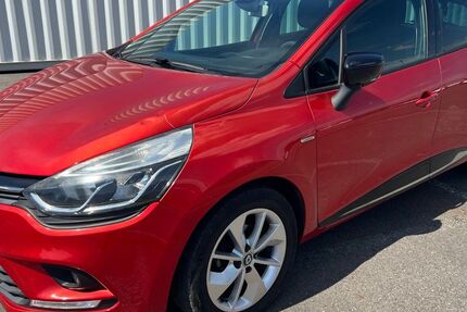Renault Clio 104.000 km 5.990 &euro; Berlin 12057