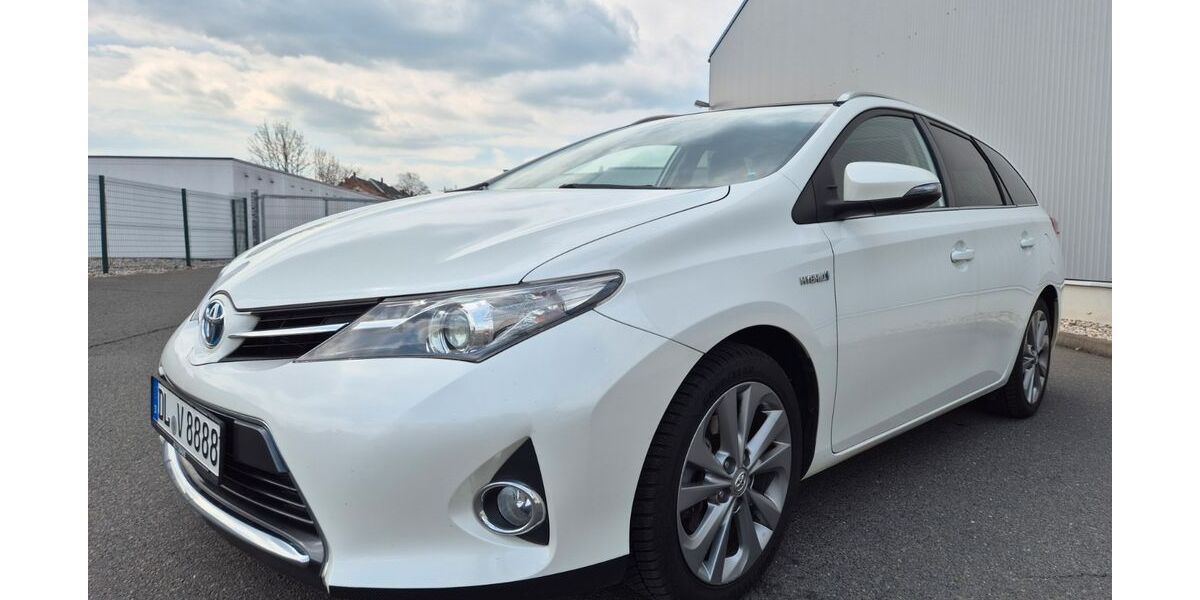 Toyota Auris 140.000 km 12.300 &euro; Döbeln 04720
