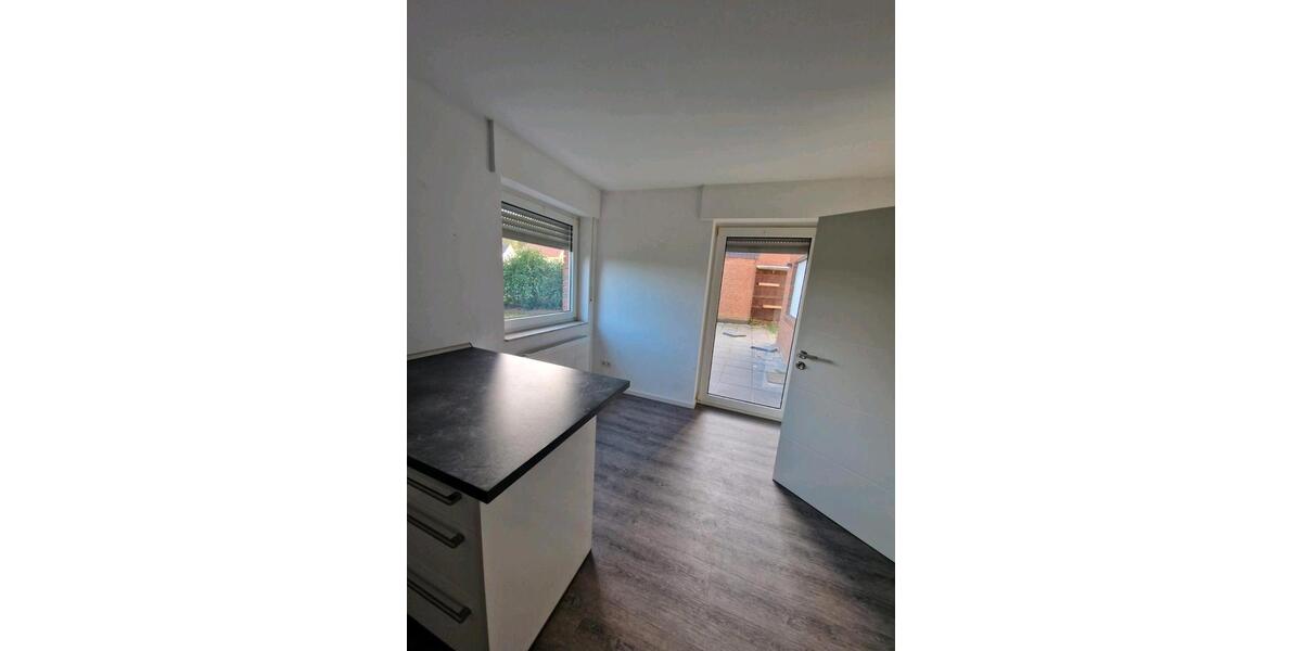 Einfamilienhaus Lotte - 8 Zimmer, 270 m&sup2;, 1.700&euro; | Angebot:25563059