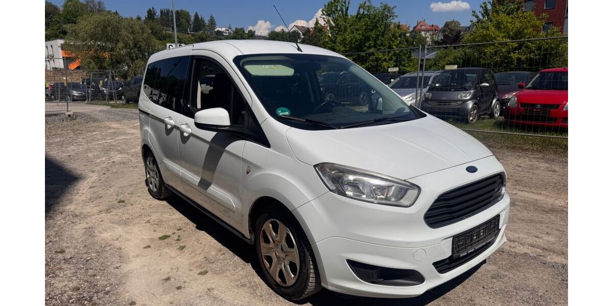 Ford Tourneo Courier 141.256 km 4.250 &euro; Stuttgart 70376