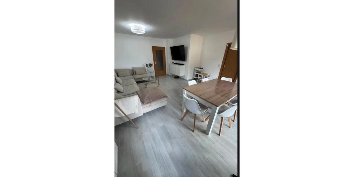 3-Zimmer-Wohnung mit Balkon, Stellplatz & Einbauküche 3 zimmer