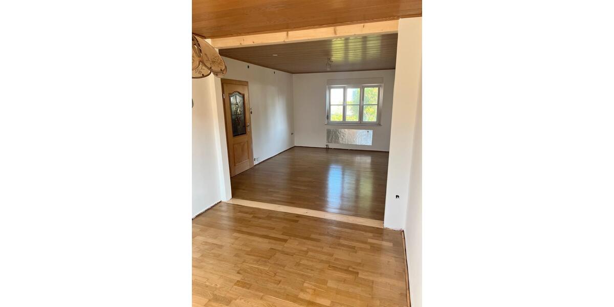 Reihenhaus Sonneberg - 5 Zimmer, 110 m&sup2;, 1.000&euro; | Angebot:23688109