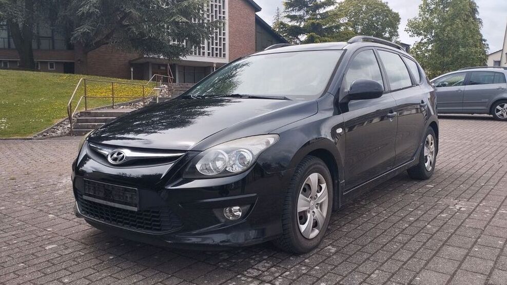 i30