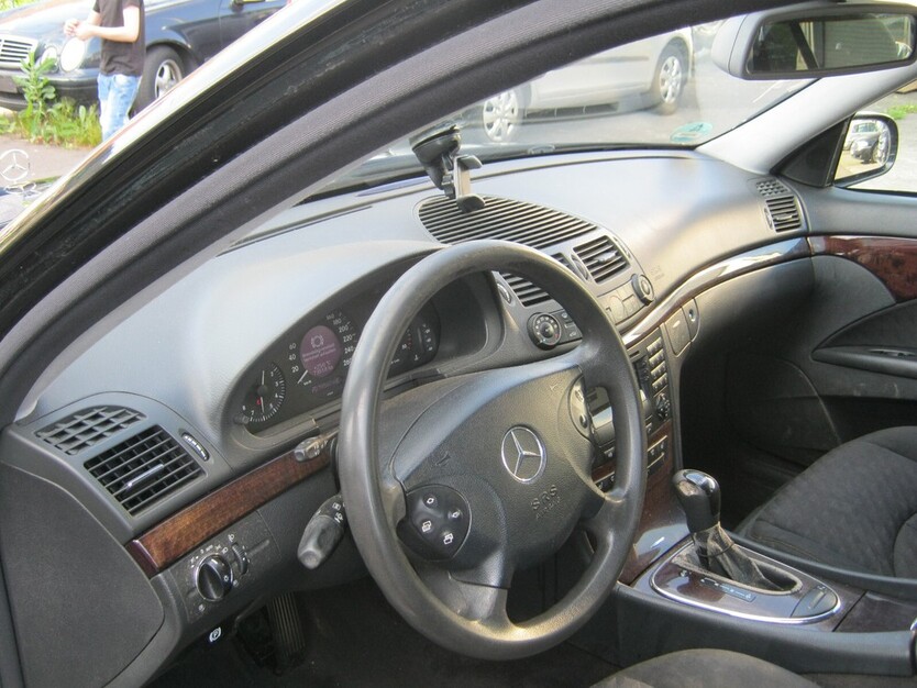 Mercedes-Benz E 220 CDI 288.000 km 1.999 € Bergneustadt 51702