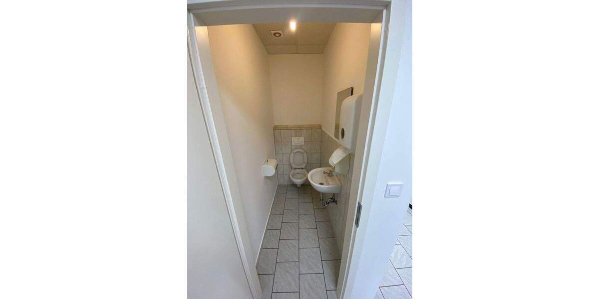 Helle Bürofläche (88 m²) in Fürth - 2 große Büros, Teeküche, Top-Anbindung, provisionsfrei zimmer