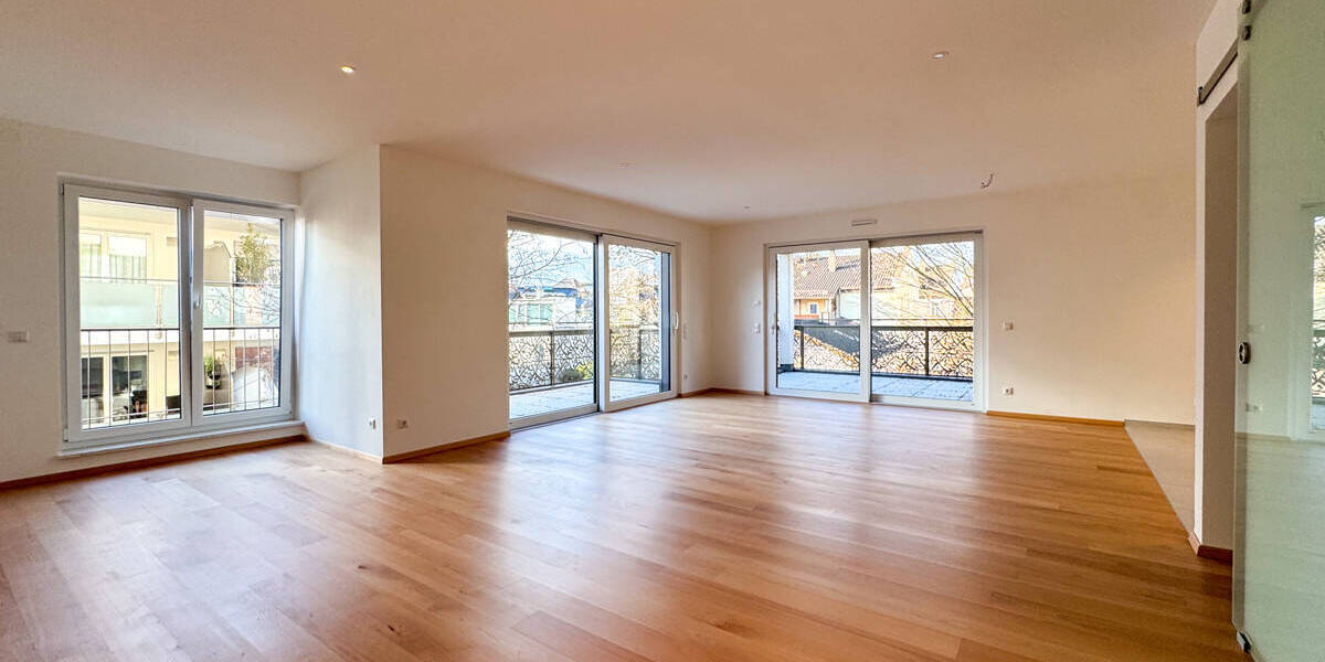 Etagenwohnung Rosenheim Innenstadt - 4 Zimmer, 132 m&sup2;, 1.980&euro; | Angebot:26361248