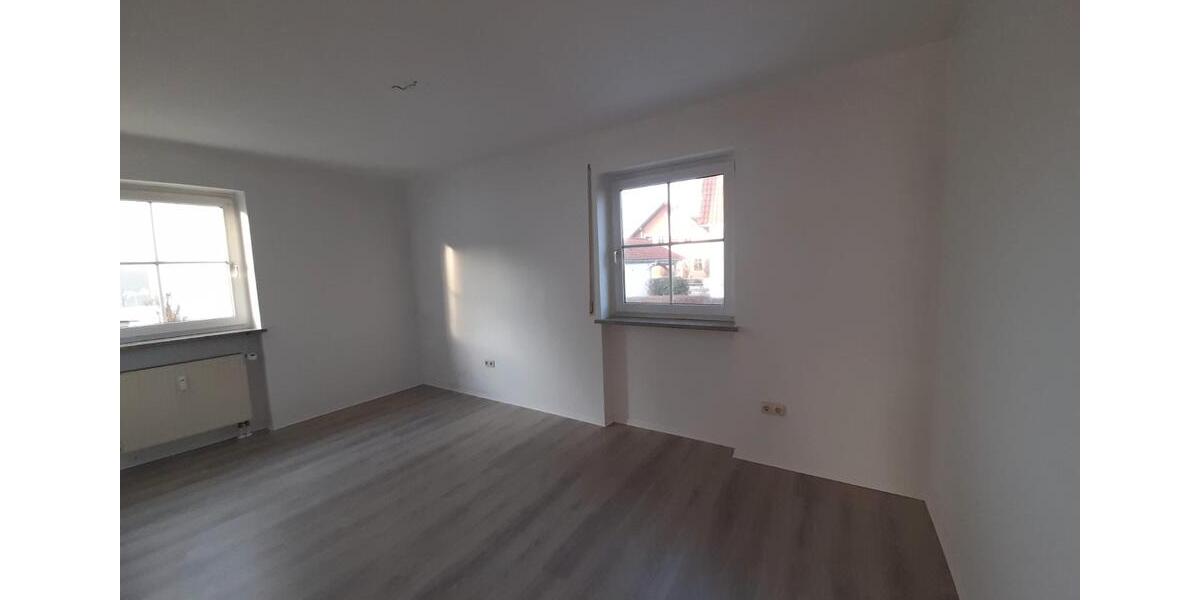 Erdgeschoßwohnung Siegenburg - 3 Zimmer, 85 m&sup2;, 840&euro; | Angebot:26399425