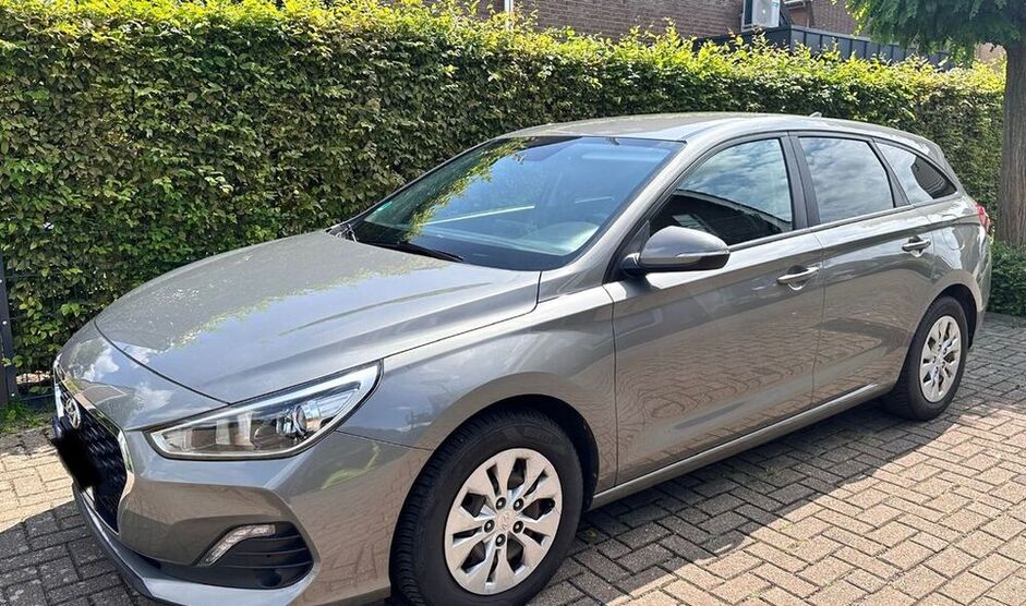 i30