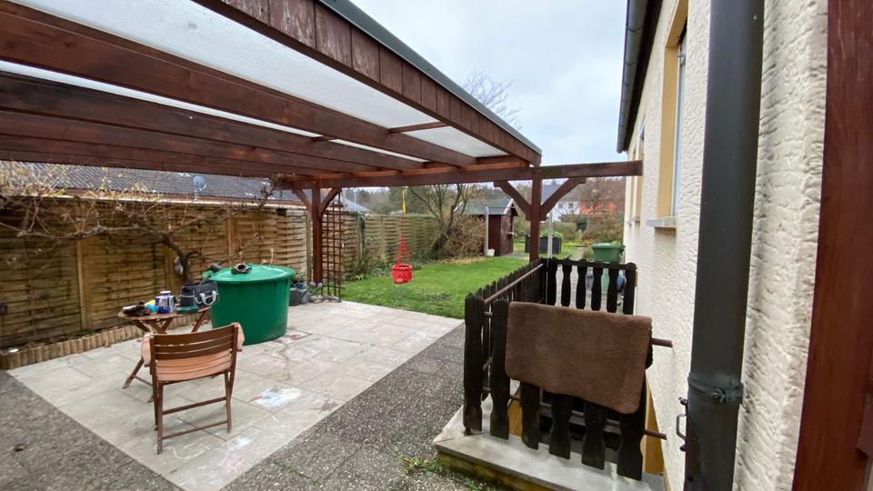 Einfamilienhaus mit Garten + Garage 575m^2 ZU VERMIETEN! 5 zimmer