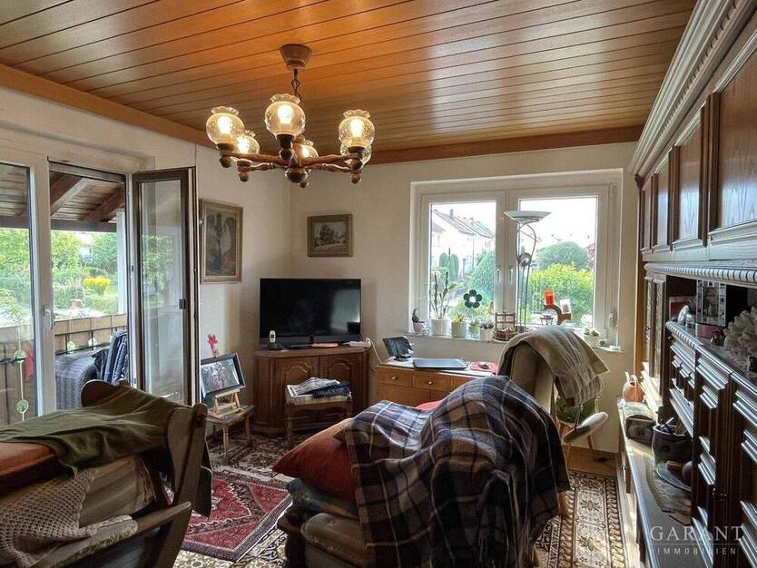 Ihr neues Zuhause erwartet Sie - Dreifamilienhaus mit viel Platz und Gestaltungsspielraum!