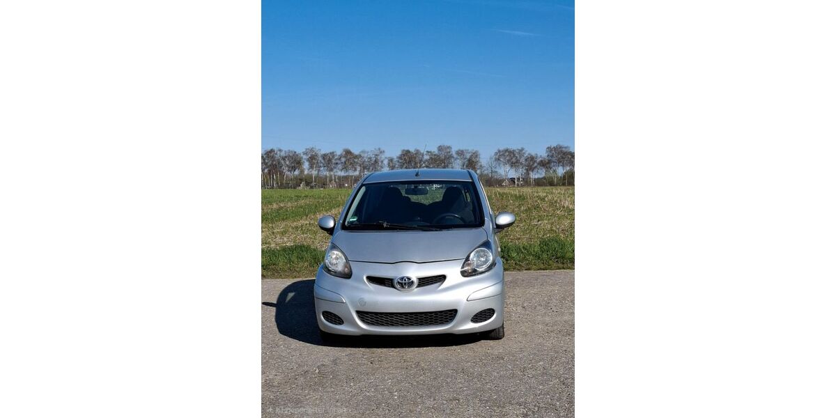Toyota Aygo (X) 161.000 km 2.199 &euro; Selfkant 52538