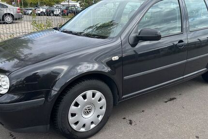 VW Golf 135.000 km 1.999 &euro; Haßloch 67454