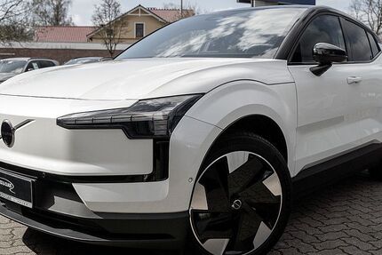 Volvo EX30 16.000 km 35.890 &euro; Pinneberg 25421