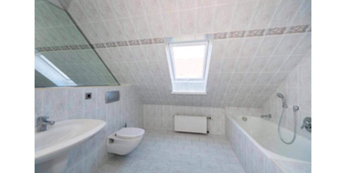 Dachgeschoßwohnung Bargteheide - 3 Zimmer, 82 m&sup2;, 1.200&euro; | Angebot:24840113