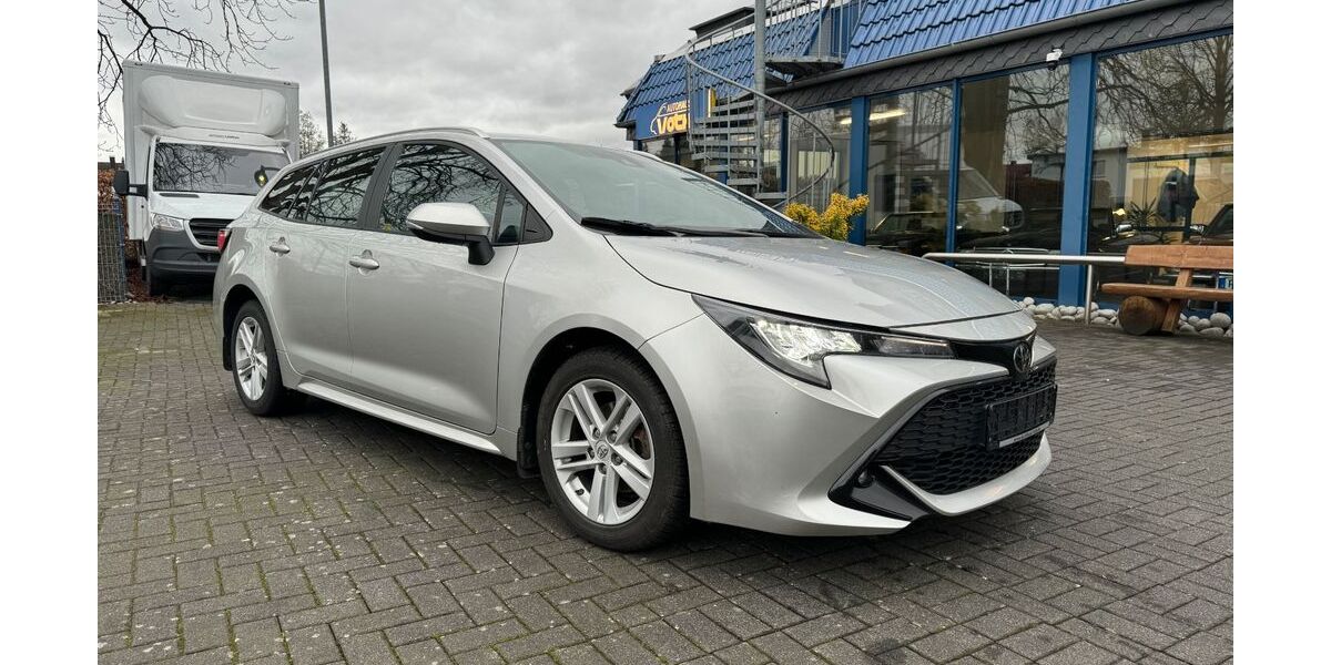 Toyota Corolla 34.000 km 17.990 &euro; Bad Lippspringe 33175