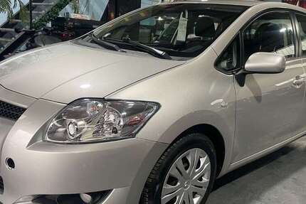 Toyota Auris 99.000 km 4.990 &euro; Rheinberg 47495