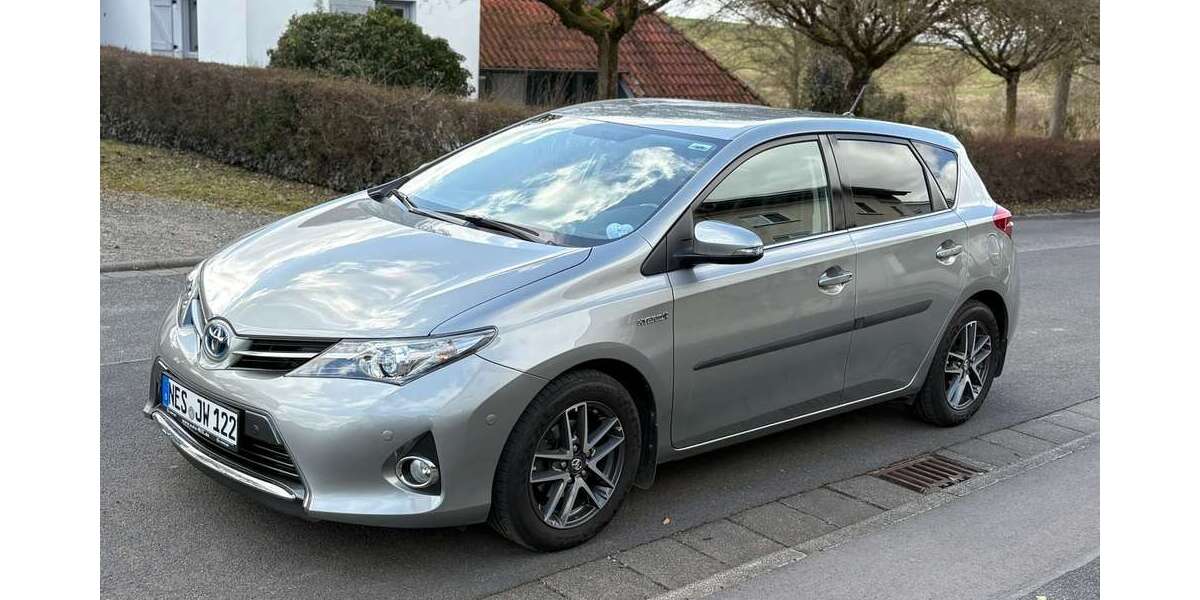 Toyota Auris 72.340 km 14.595 &euro; Bad Neustadt a. d. Saale 97616