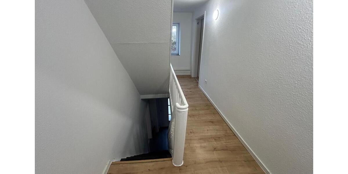 Reihenhaus Finnentrop - 8 Zimmer, 230 m&sup2;, 1.840&euro; | Angebot:26196884