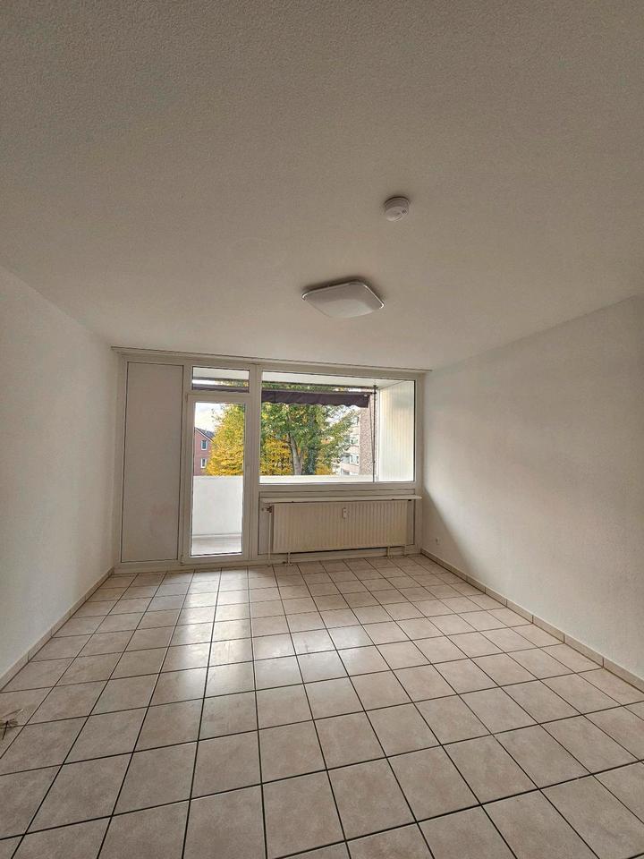 3-Zimmer Wohnung mit Balkon und Parkplatz zimmer